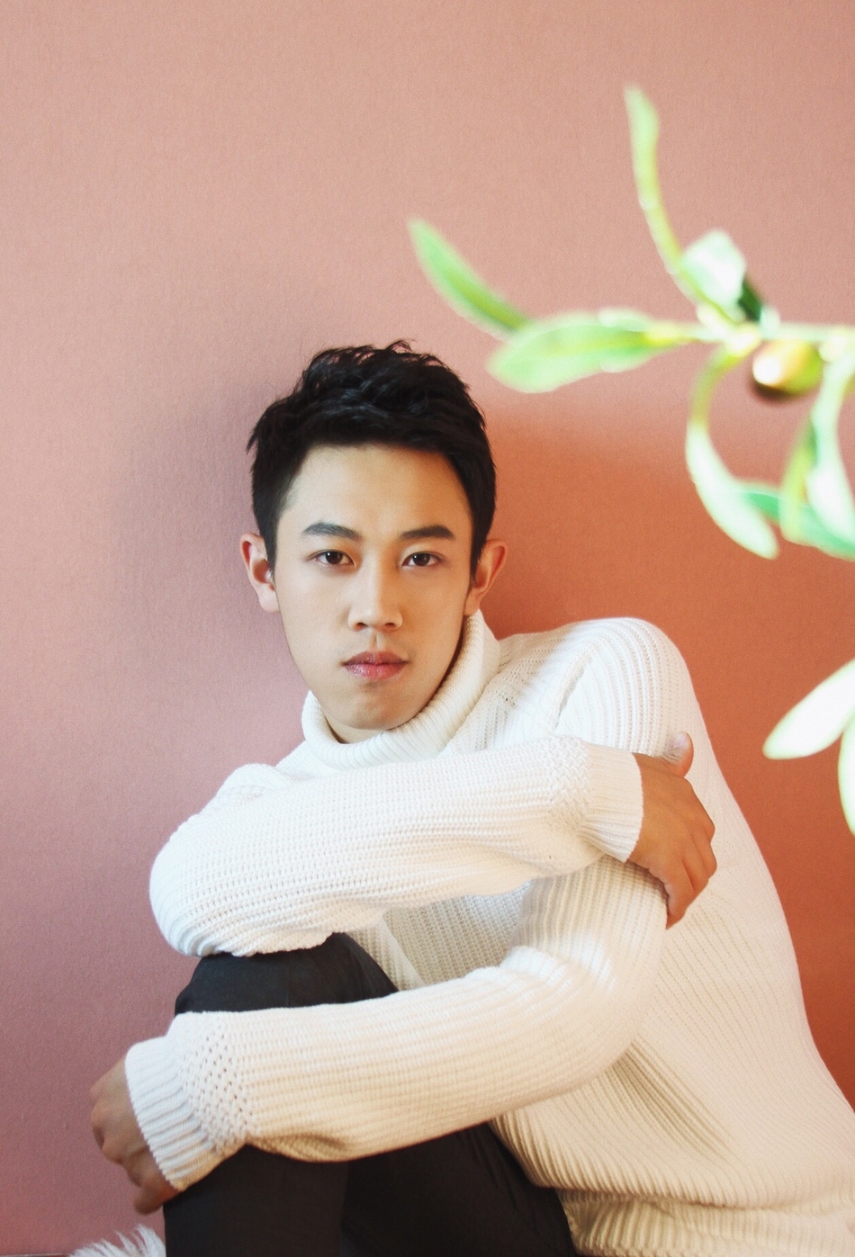 郭一扬初冬写真曝光 随性迷人温暖如阳