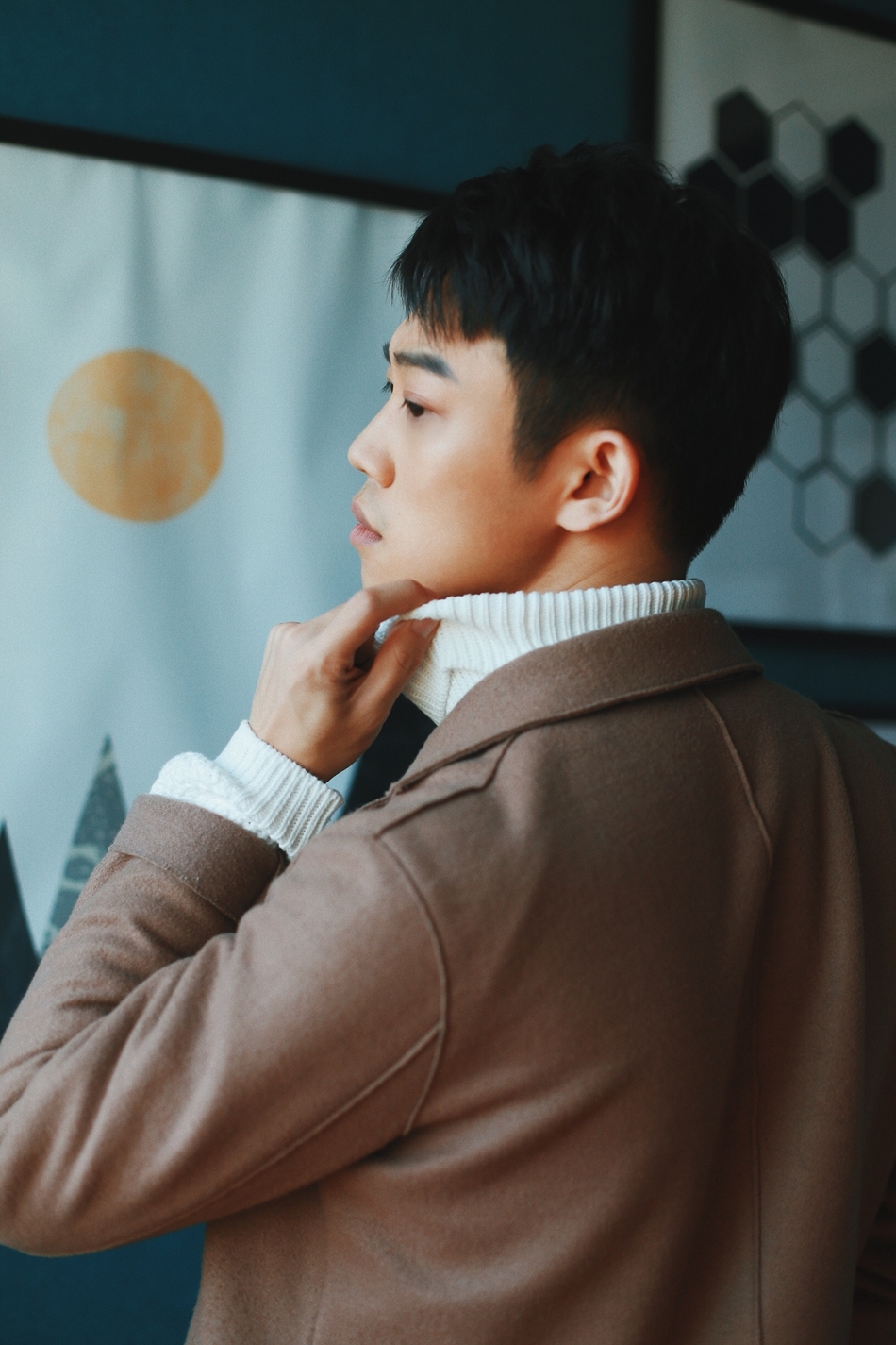 郭一扬初冬写真曝光 随性迷人温暖如阳