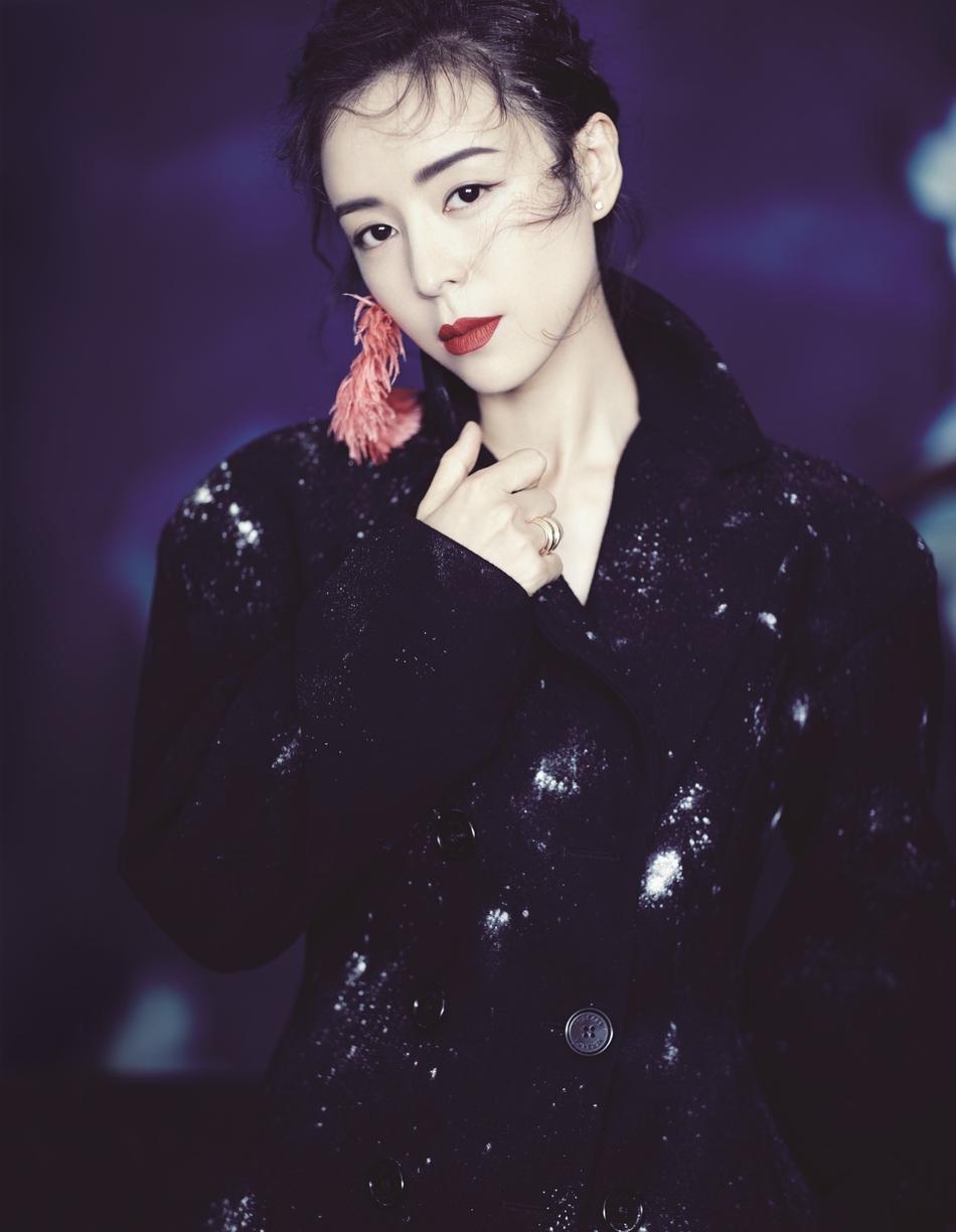 张静初"冷"面妆容气场十足 美出新境界