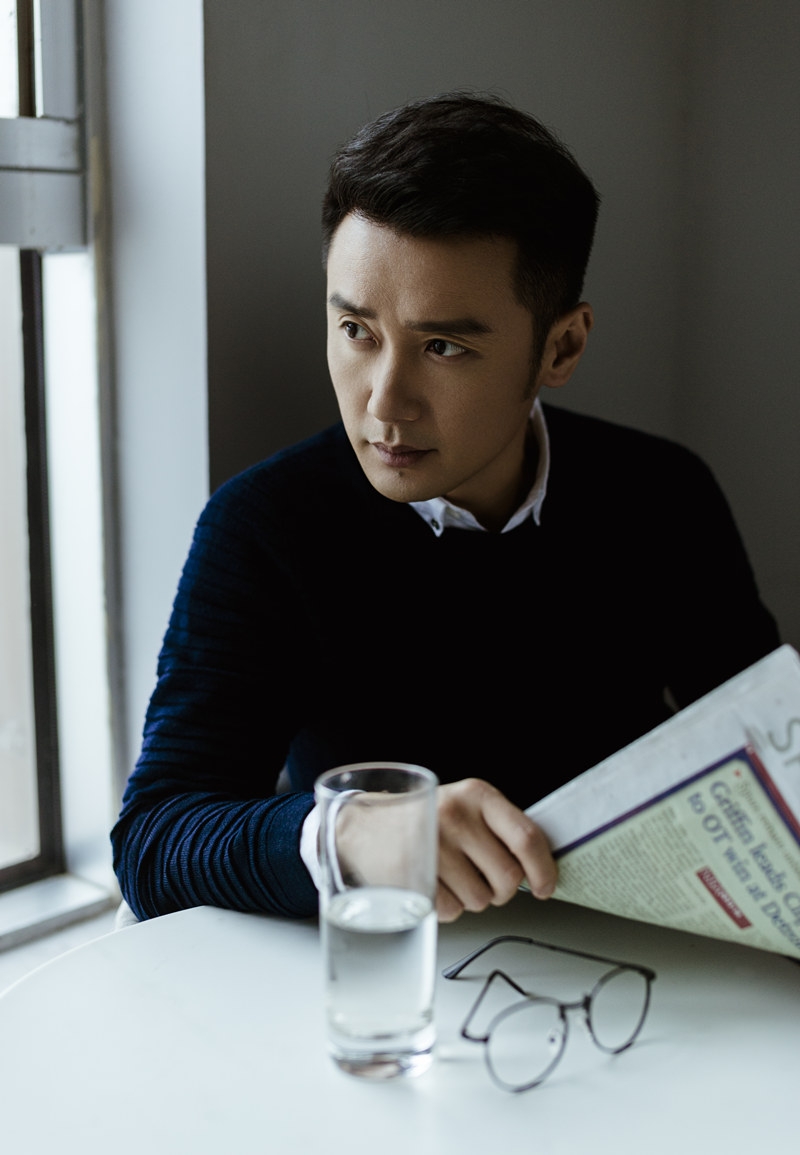 组图:巩峥时尚写真曝光 绅士儒雅展暖心魅力