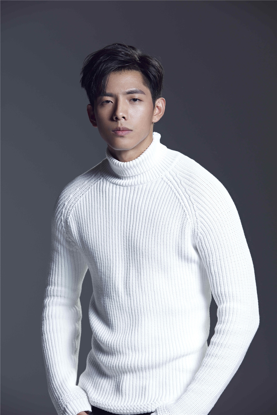 新浪娱乐讯 新生代演员刘名凯一组帅气的写真新鲜出炉.