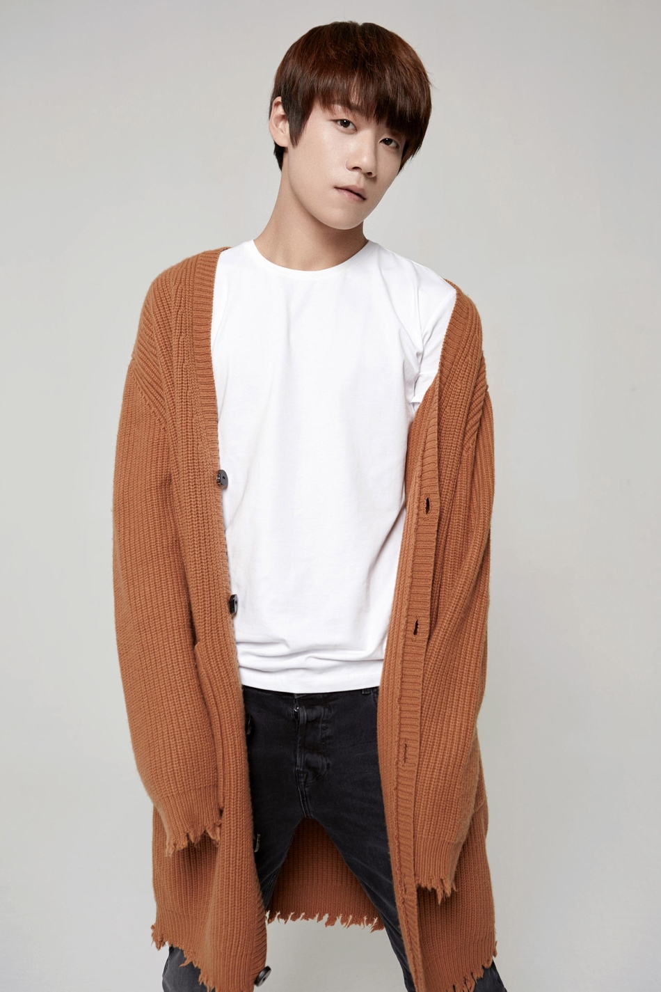 周澄奥冬日写真曝光 暖男气质尽显