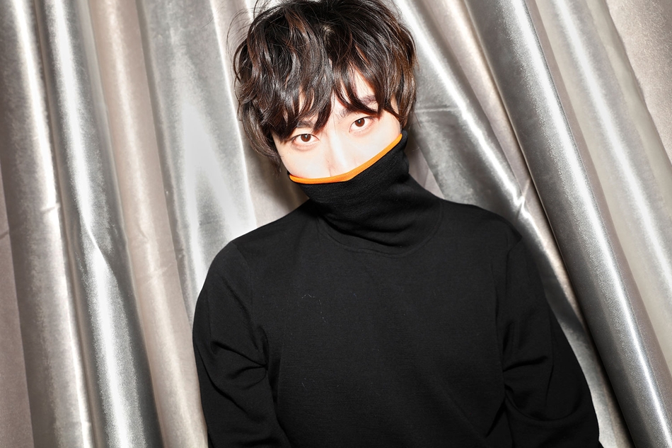 bobo伦思博受邀出席时尚盛典 表情鬼马穿搭有态度