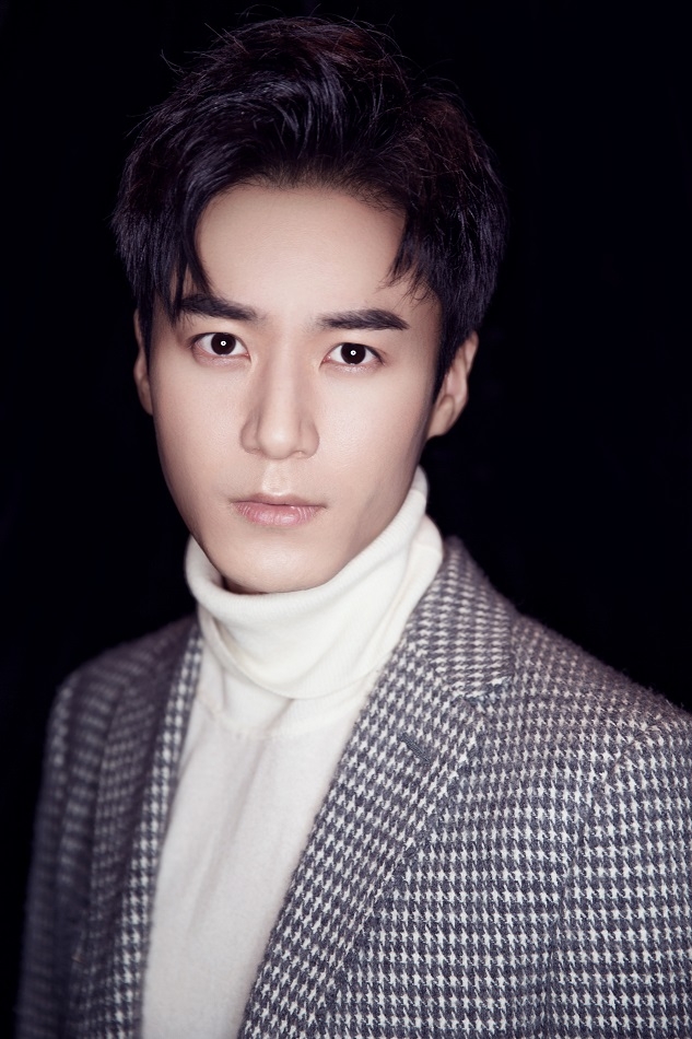 组图:茅子俊活动赶场坐三轮 网友直呼"太拼了"_高清图集_新浪网