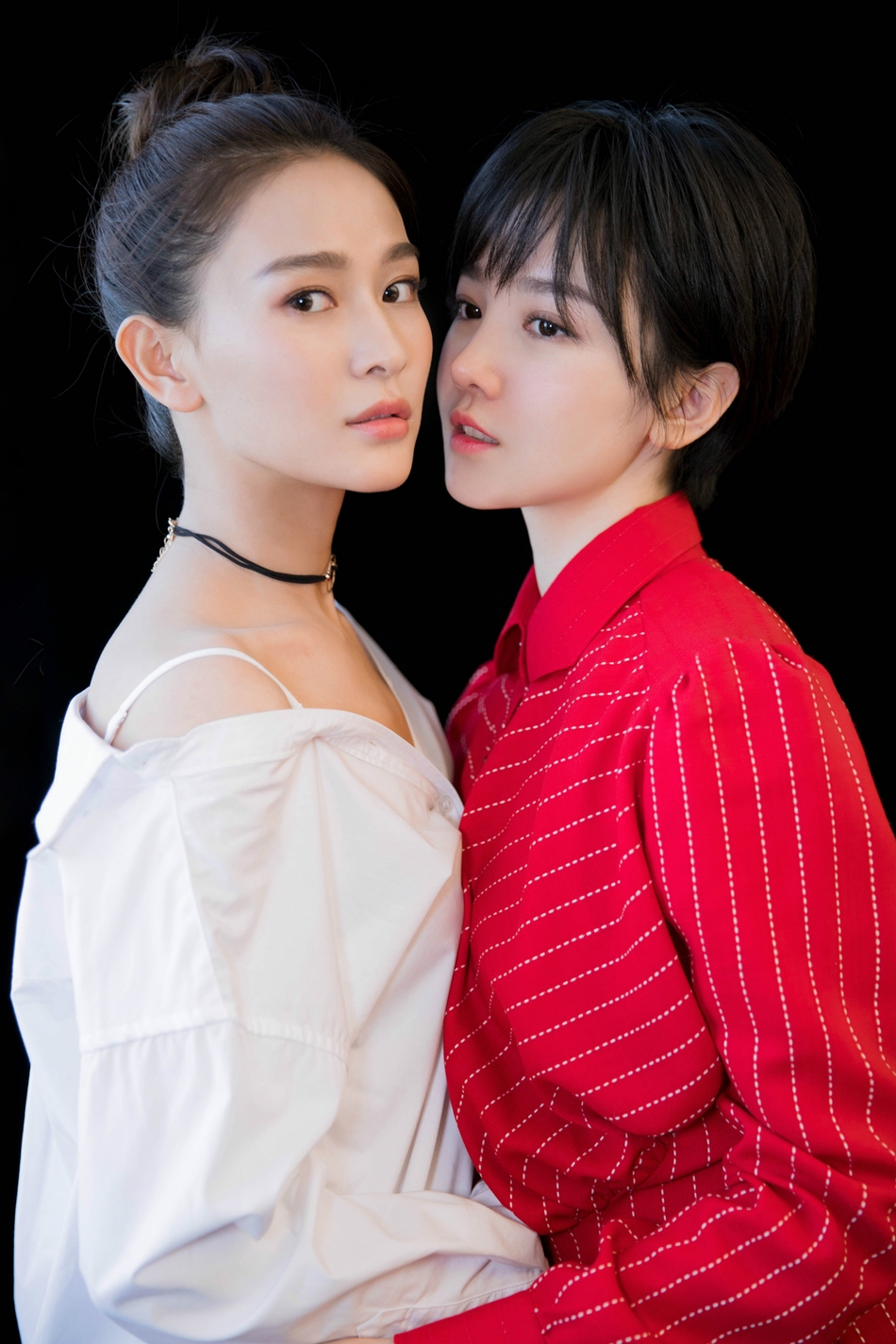 组图:海铃陈小纭姐妹淘出席活动 合体亮相魅力十足