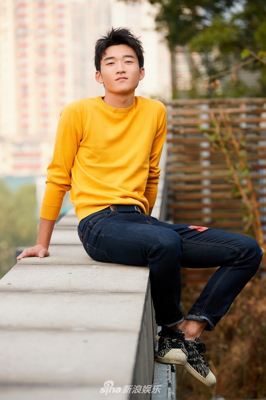 组图:小寒江"石云鹏冬日写真曝光 网友: 已圈粉为小寒江打call