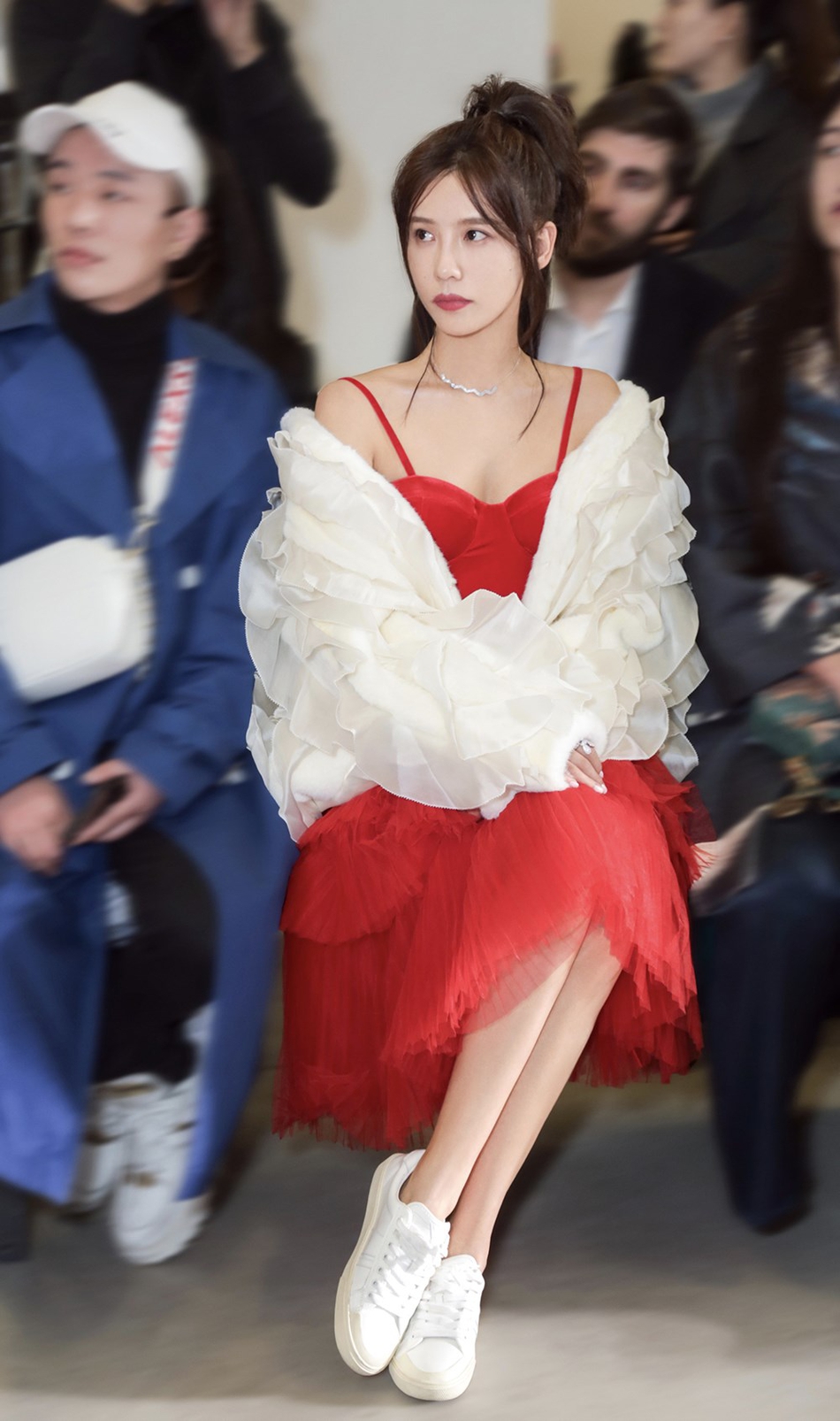 新浪娱乐讯 近日,内地女星施予斐现身意大利米兰秀场.