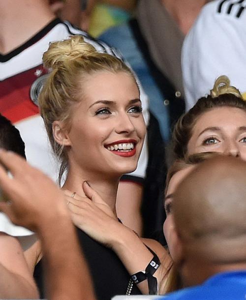 特拉普女友伊莎别尔 维秘天使