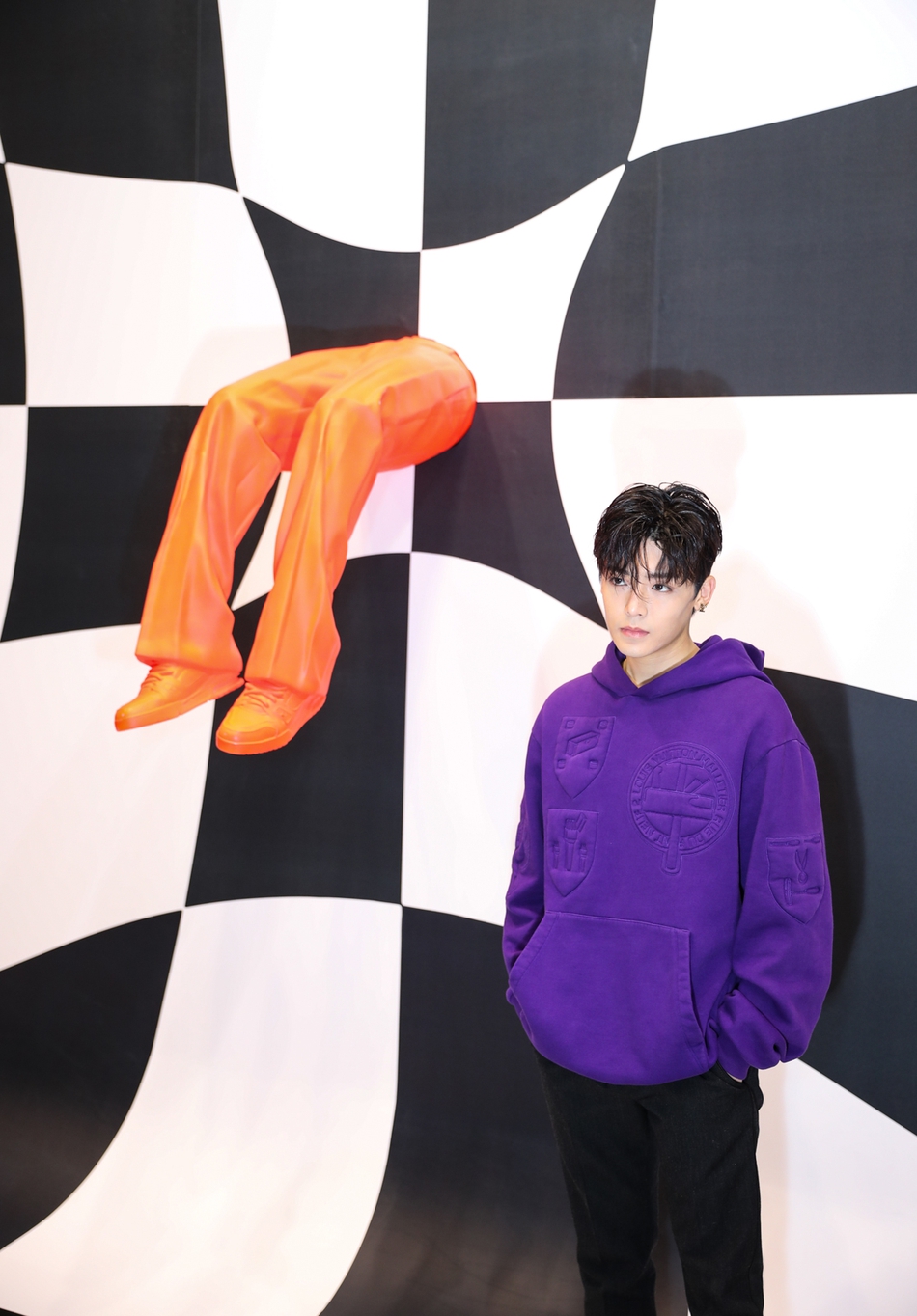 组图:朱一龙侯明昊王鹤棣一同出席品牌活动 各具风格颜值爆棚