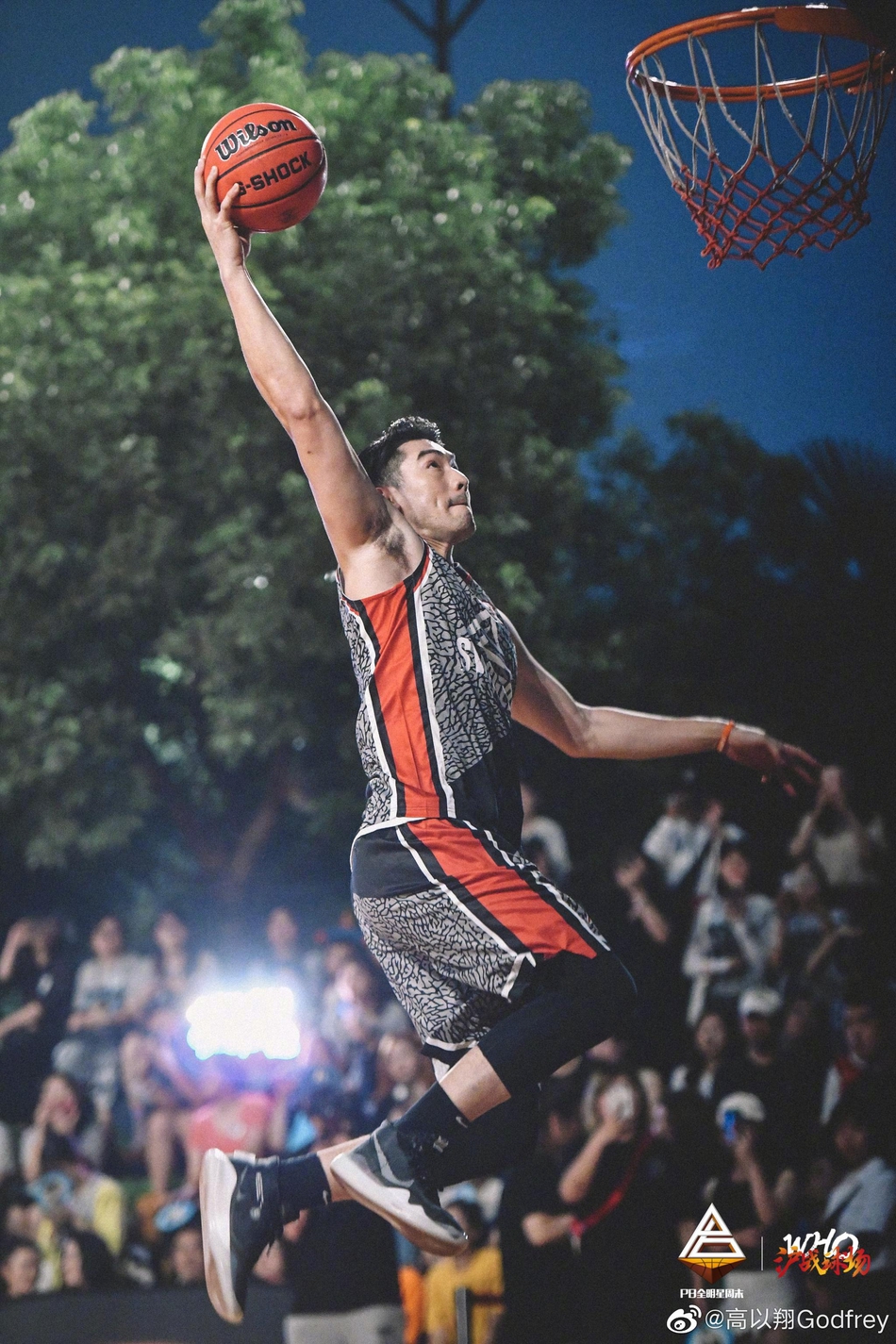 组图:高以翔录制节目意外离世 生前爱打篮球喜欢动物很暖男