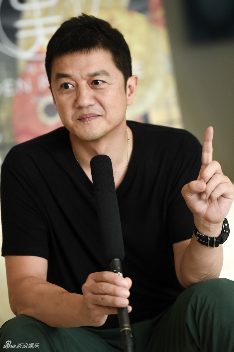组图:独家对话李亚鹏 无回演艺圈打算大聊育女观念