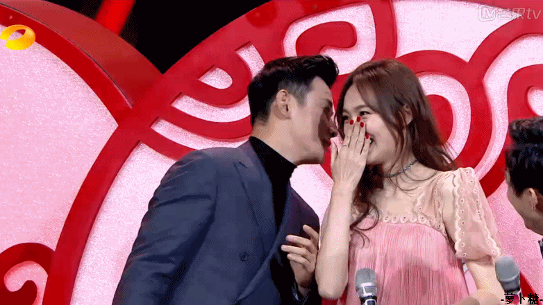 组图：新郎新娘是你们！唐嫣罗晋晒婚纱照官宣结婚