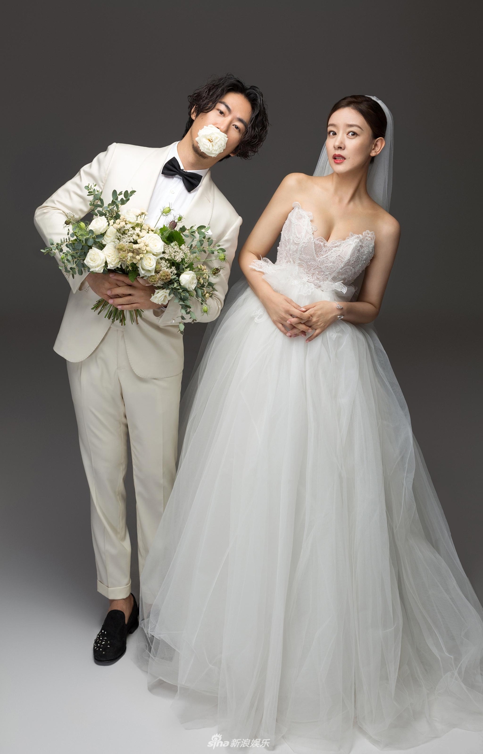 组图江奇霖周奇奇明日办婚礼恩爱揽腰甜蜜对视