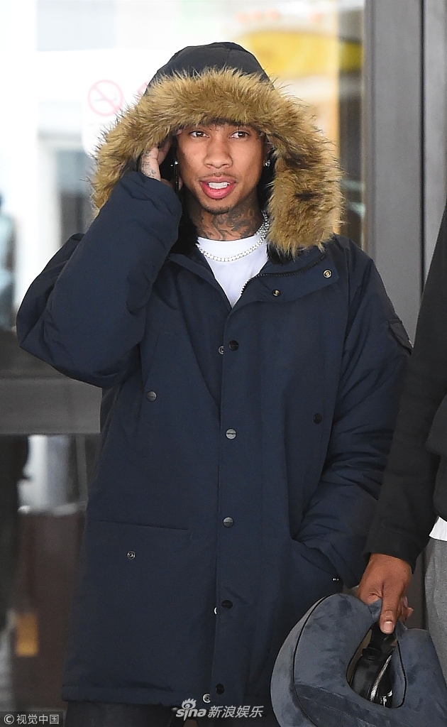 组图:"金小妹"前男友tyga穿棉服 心情好未受"生父"风波影响_高清图集