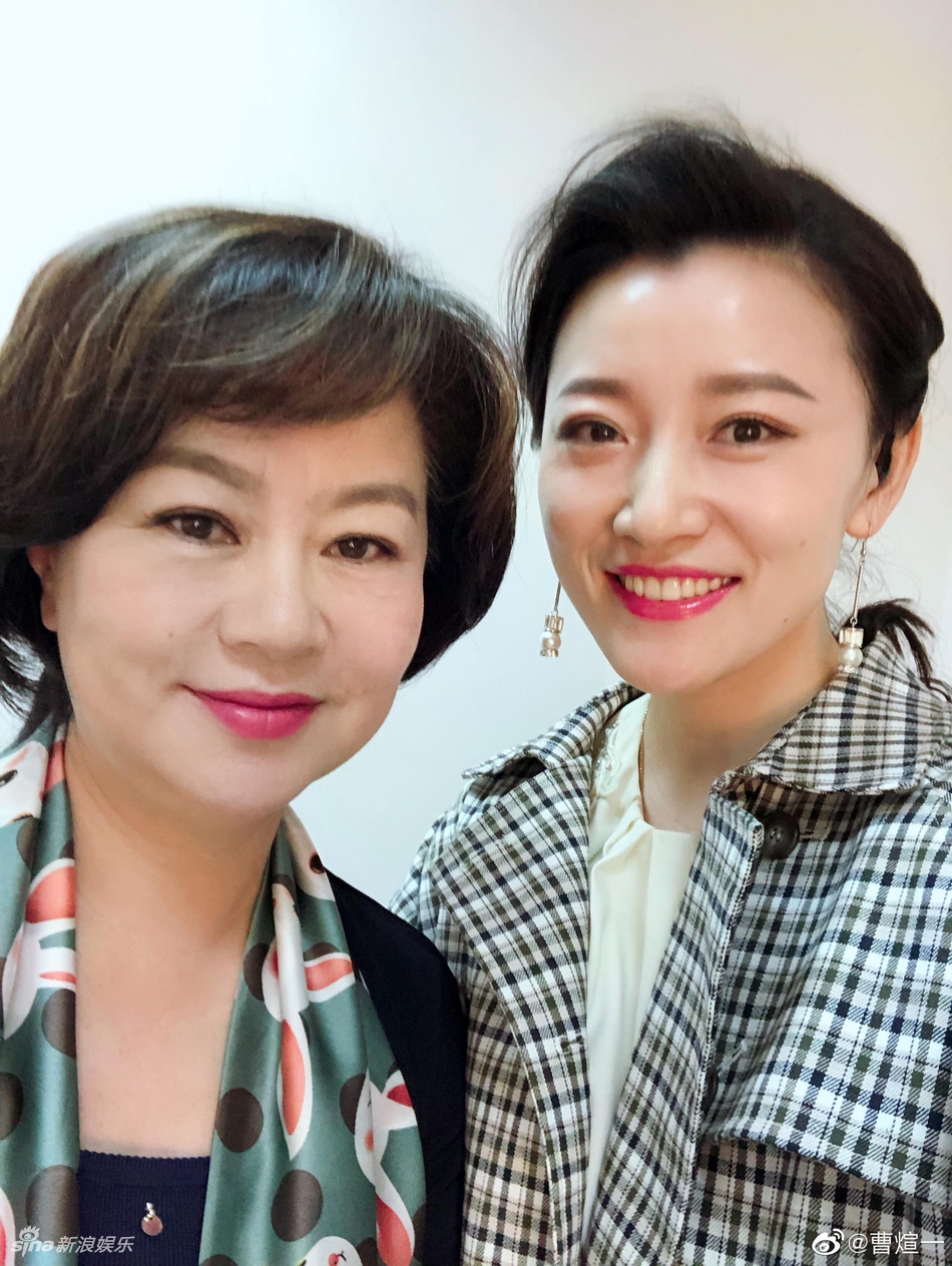 组图:53岁"鞠萍姐姐"近照曝光 慈眉善目模样亲切