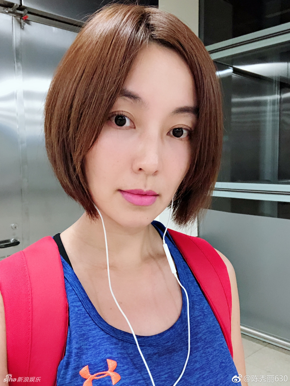 其作品改编影视作品的明星纷纷发文悼念,陈秀丽却没有引起太大关注,她