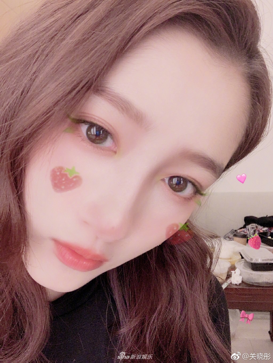 组图:关晓彤晒粉嫩自拍太水灵!粉丝看了直呼宝贝