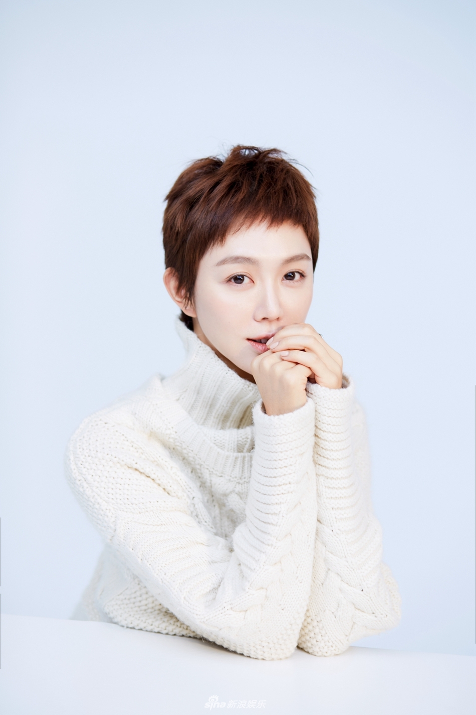 组图:姜妍冬日时尚大片 甜美笑容温暖治愈_高清图集_新浪网