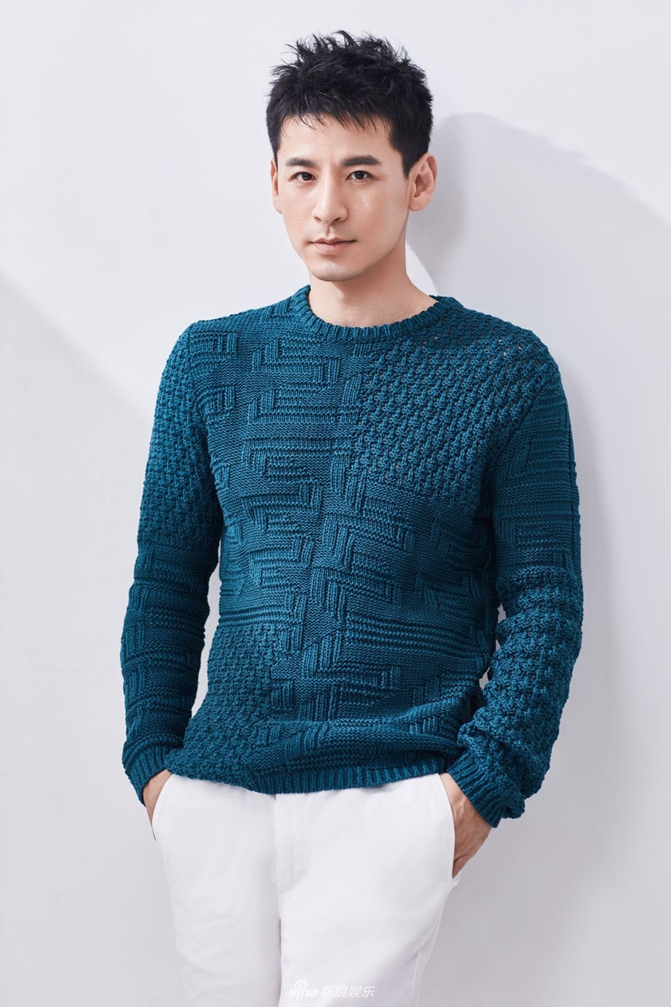组图:钱泳辰写真曝光 简约毛衣控彰显暖男魅力