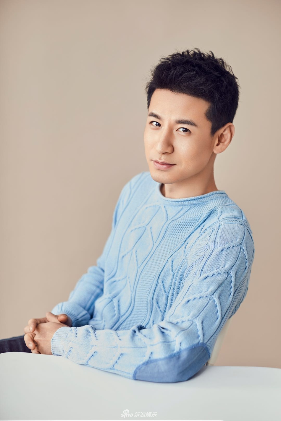 组图:钱泳辰写真曝光 简约毛衣控彰显暖男魅力