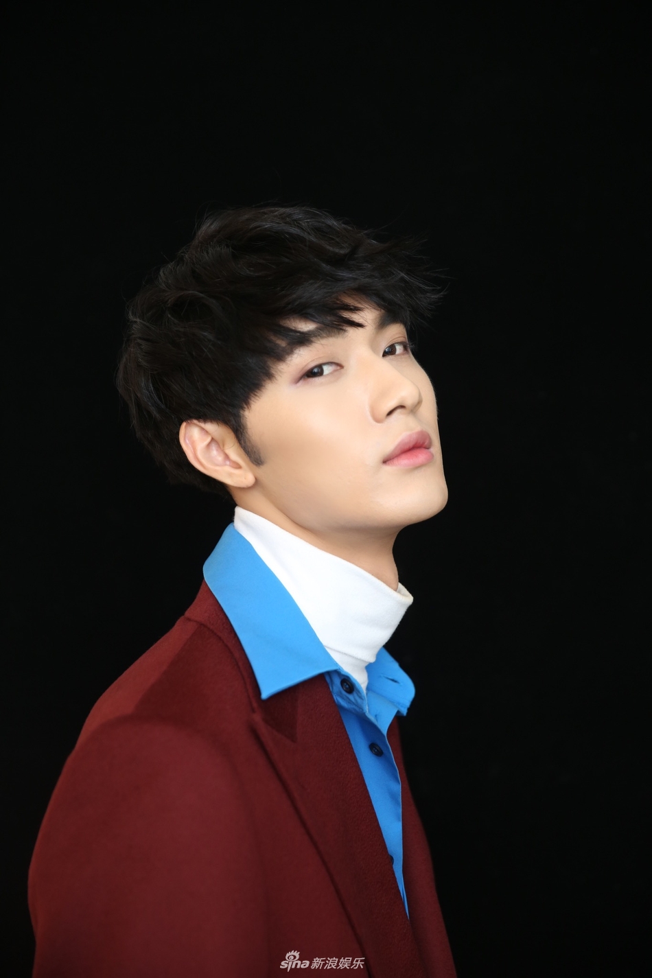 组图:陈子由受邀出席首发仪式 新剧杀青开启忙碌模式