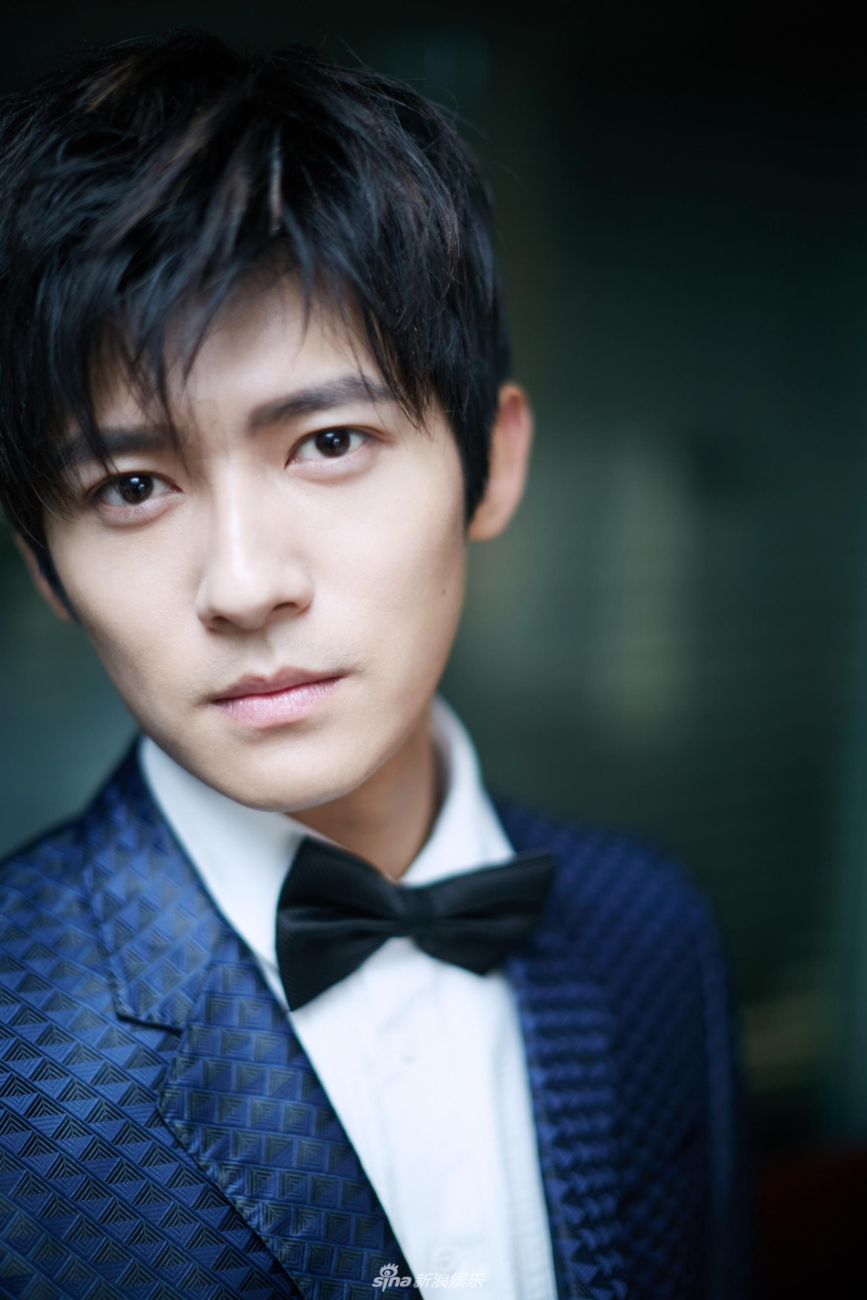 组图:佟梦实亮相红毯 剑眉星眸聚光吸睛