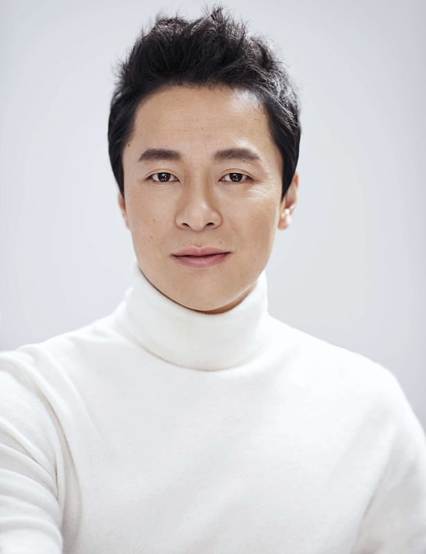 组图蔡鹭写真照曝光笑容治愈尽显成熟