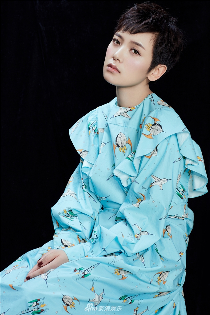 组图:李晓峰杂志大片曝光 青春洋溢"女友范儿"