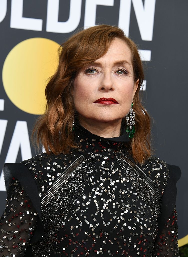 组图:上届影后伊莎贝尔·于佩尔修身亮片长裙气场全开_高清图集_新浪