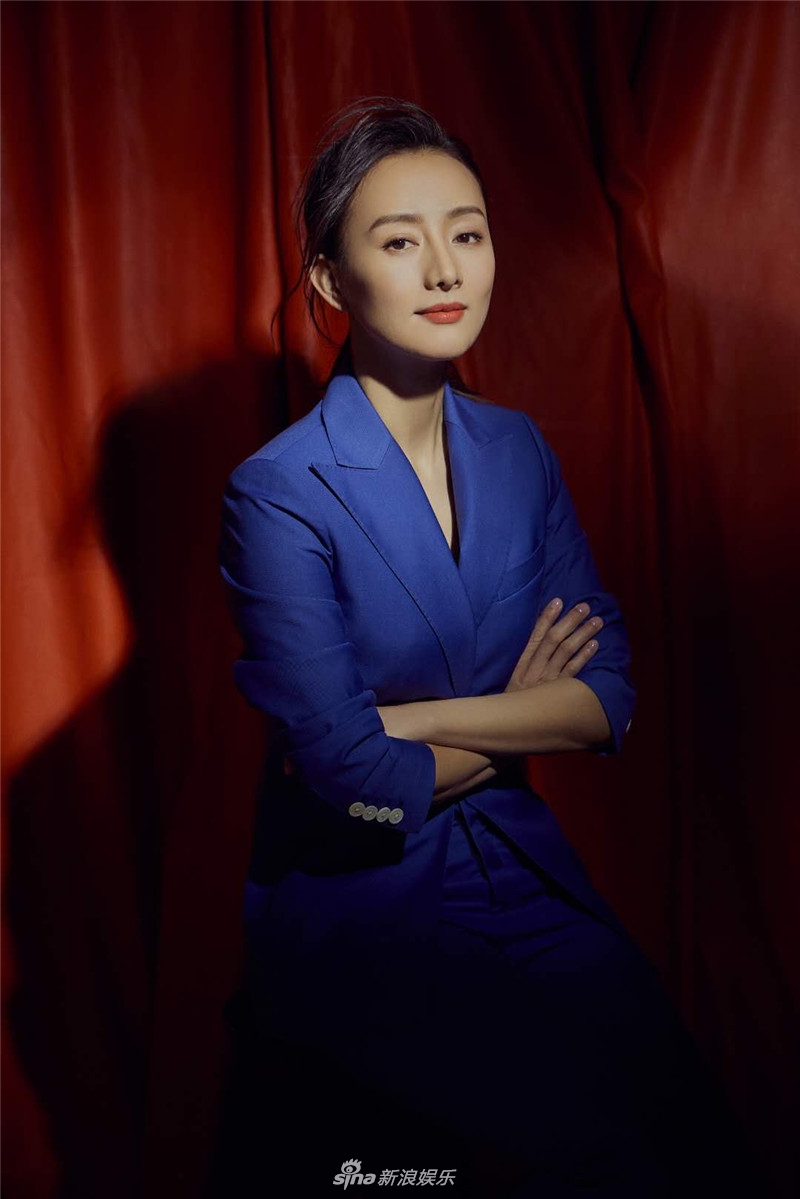 组图:王靖云曝光新年写真 内敛中突破自我