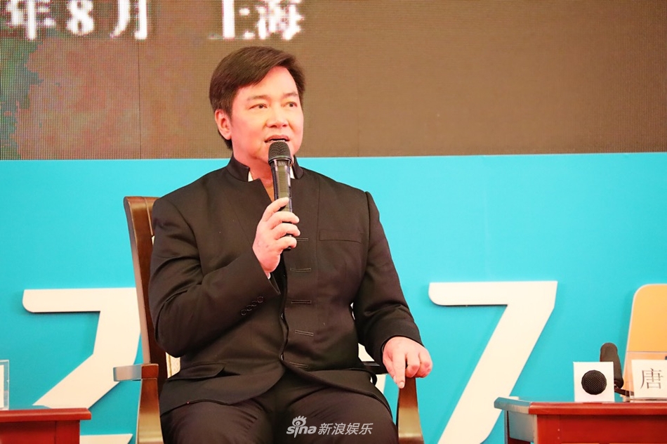 组图导演唐季礼出书分享成功秘诀挑战力所不能及
