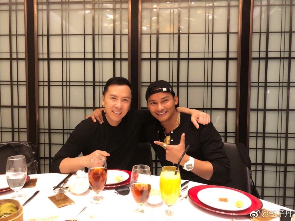 甄子丹请托尼贾吃饭却圈错人网友好尴尬图