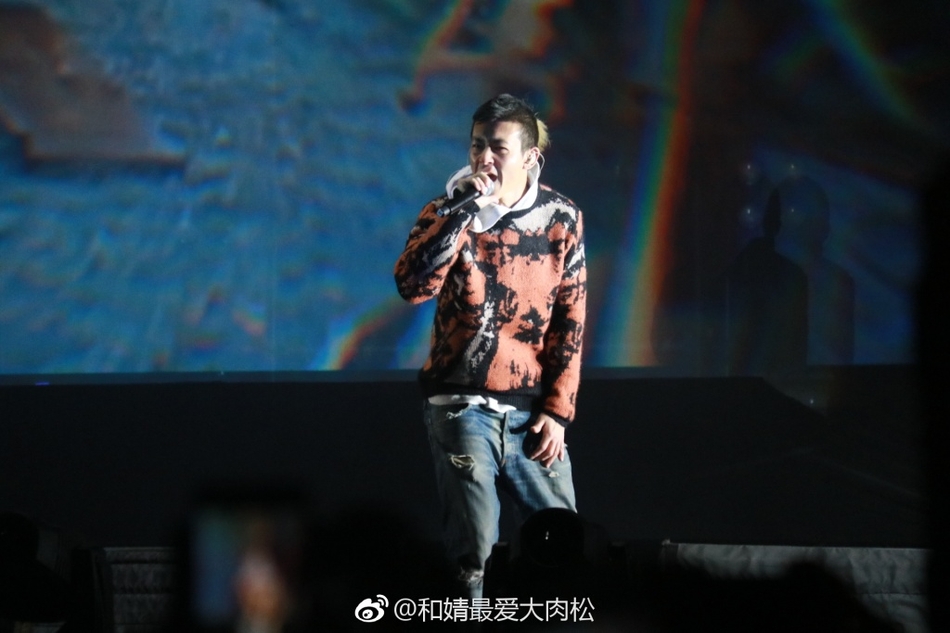 组图陈冠希忘我献唱小辫子起飞酷帅有型超嗨