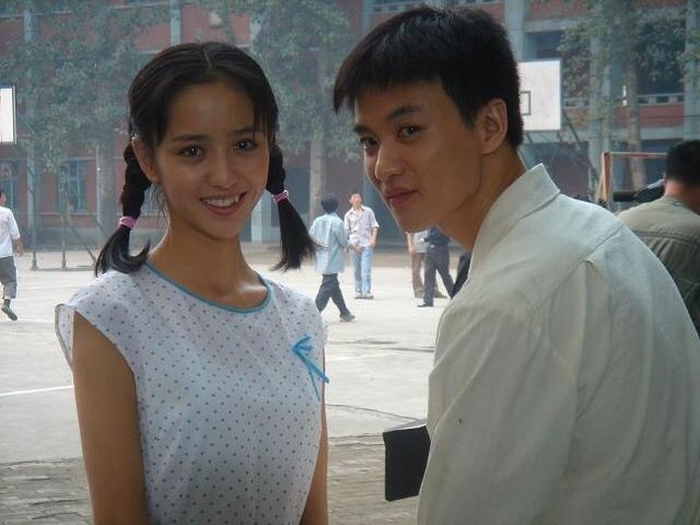 佟丽娅周一围10年前合照曝光