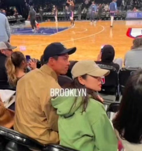 组图：甜蜜满分！玄彬孙艺珍看球赛被网友偶遇第1张图片