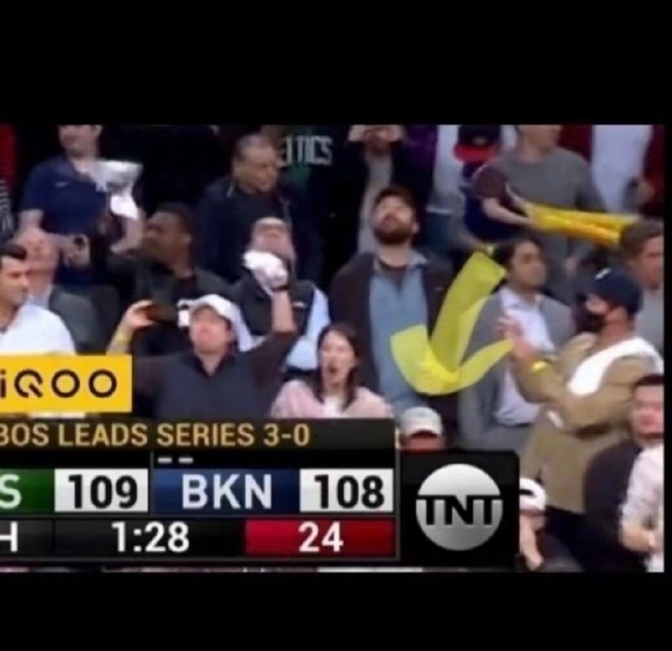 组图：甜蜜满分！玄彬孙艺珍看球赛被网友偶遇第3张图片