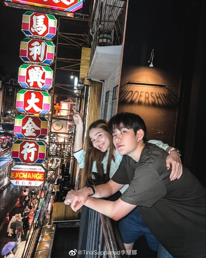 泰星李缇娜晒与李海娜再聚首游玩照_高清图集_新浪网