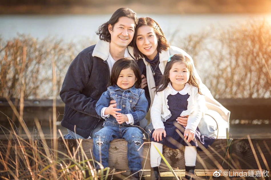 组图：钟嘉欣透露孕期变得情绪化相信这次是最后一次怀孕