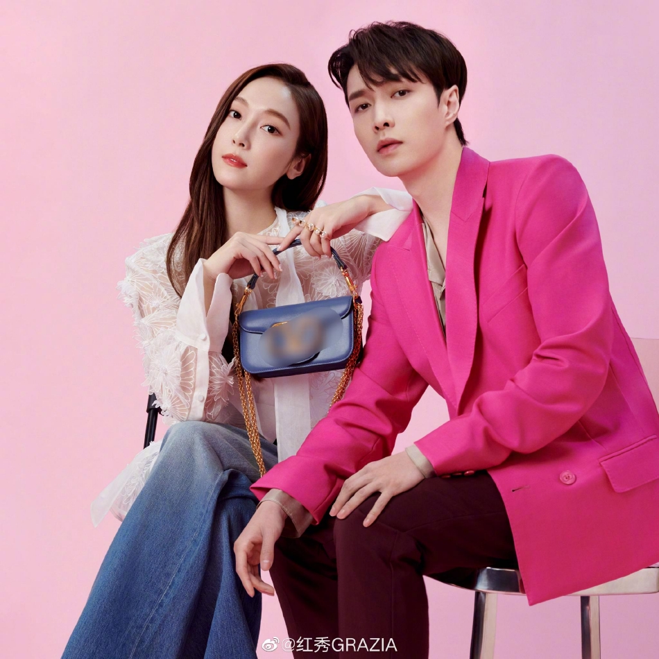 组图:张艺兴郑秀妍久违同框合拍大片 梦幻联动摩登感十足