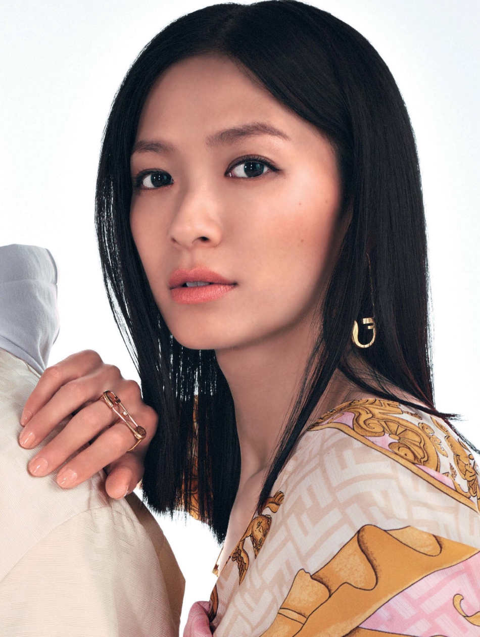 组图：贺来贤人荣仓奈奈登《BAZAAR》时隔8年婚后首次合作第4张图片