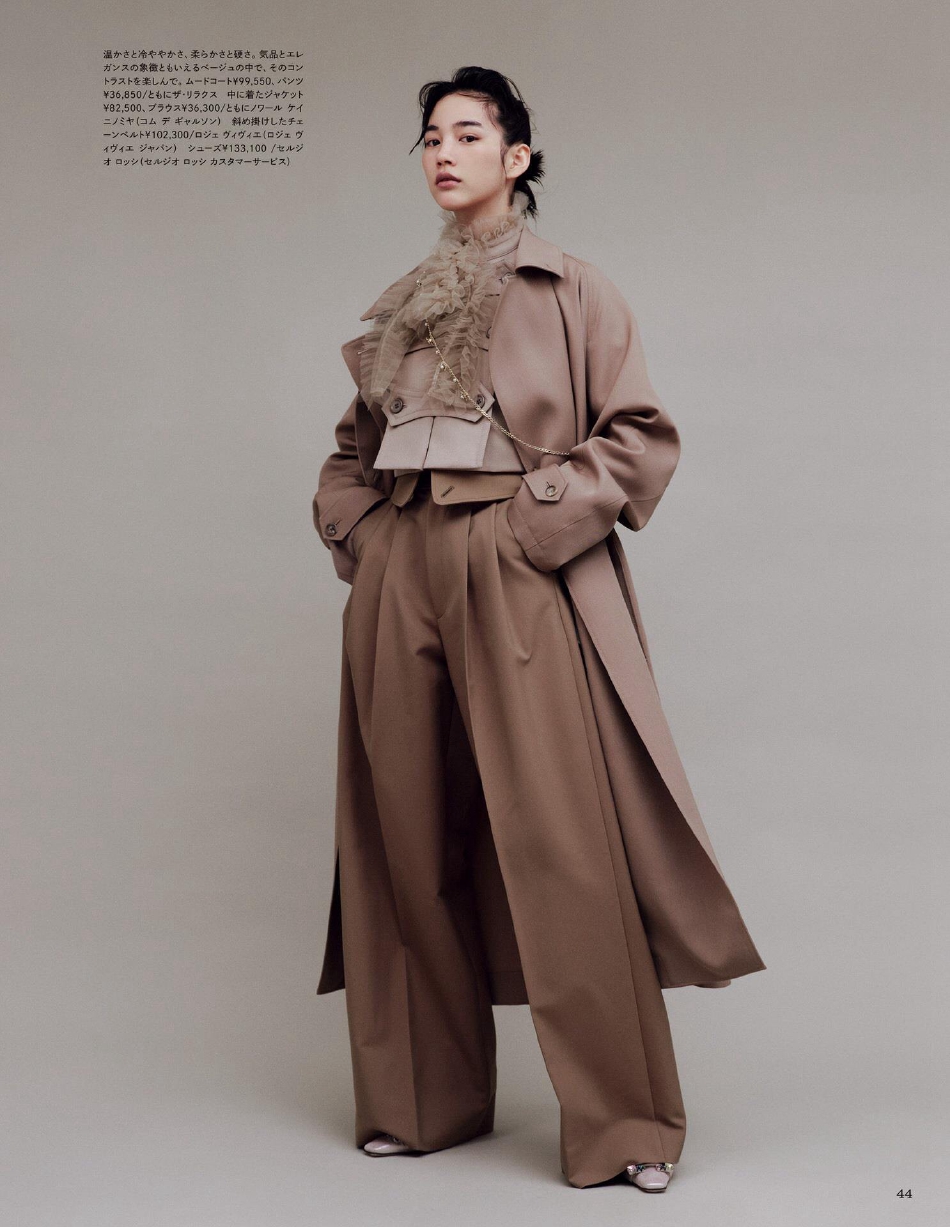 组图：能年玲奈登《FIGARO》封面变身成熟大气女人第2张图片