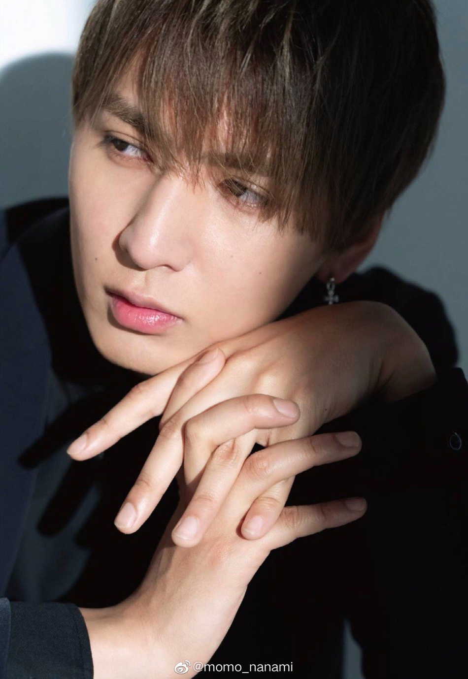 组图:藤井流星登《cinema cinema》封面 all black好酷炫