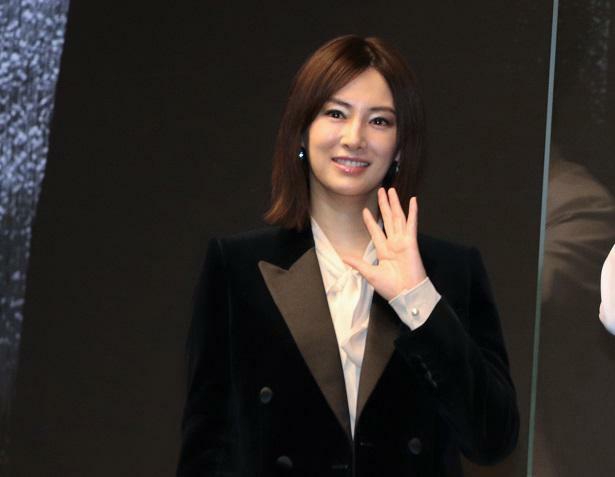 北川景子产后首次公开亮相 满脸笑容感谢大家祝福