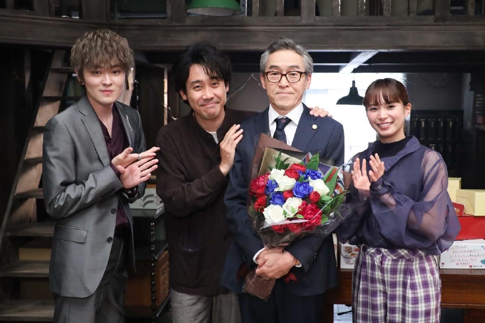 《前男友的遗书》大泉洋杀青 主演绫濑遥惊喜到场