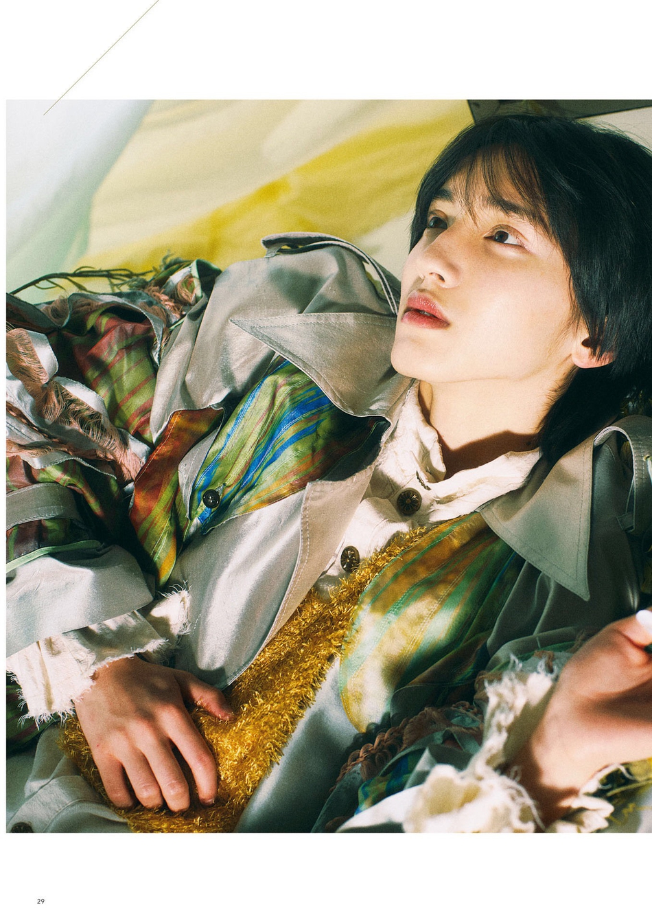 组图:道枝骏佑扮演罗密欧 登杂志造型飘逸仙气十足