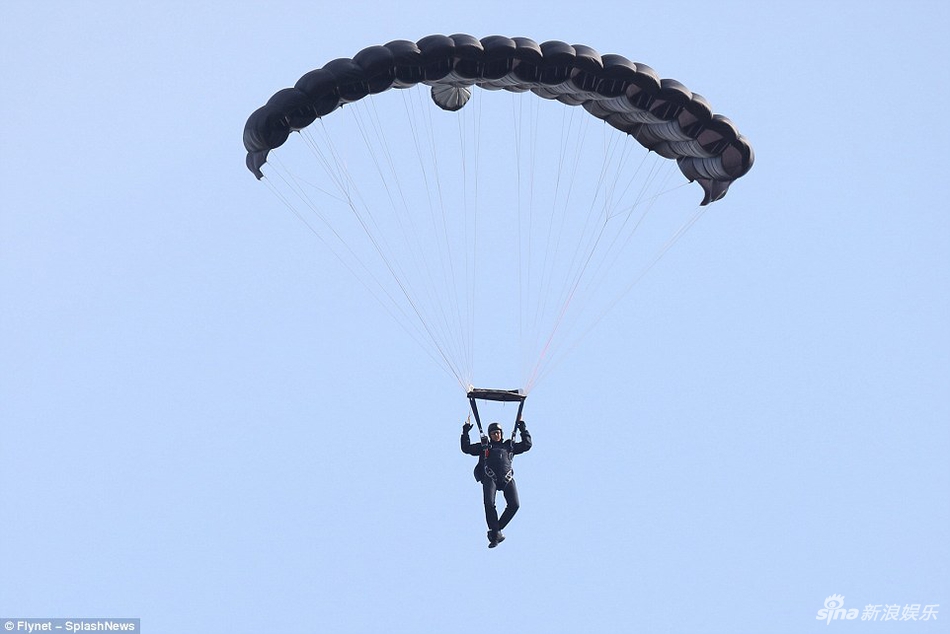 55岁阿汤哥拍《碟中谍6》高空跳伞