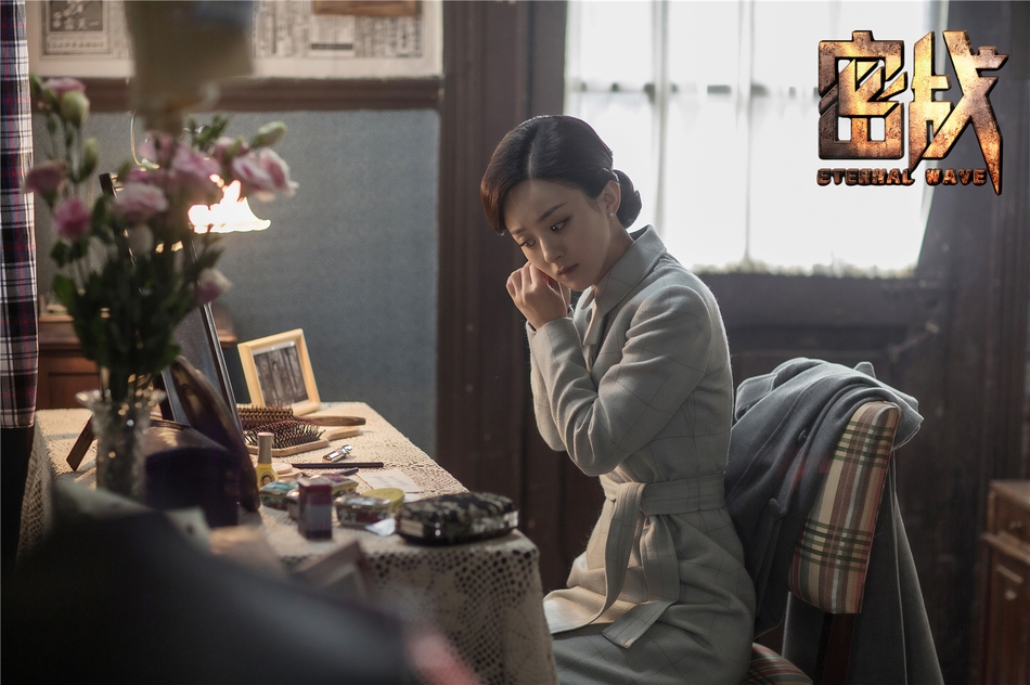 组图:《密战》赵丽颖戏里戏外反差萌_高清图集_新浪网