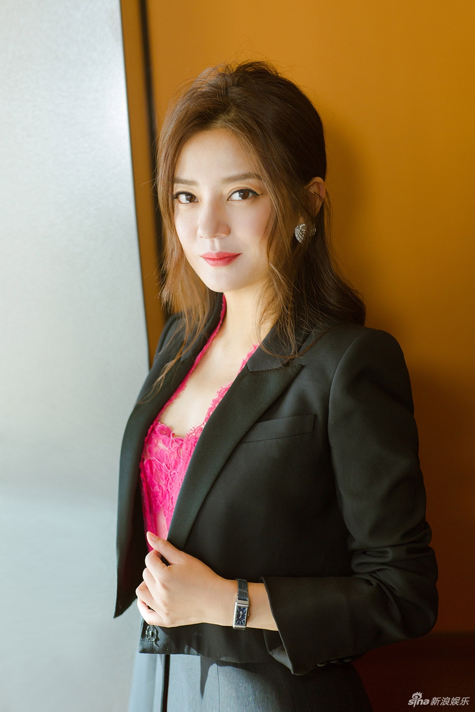 新浪娱乐讯 11月3日,日本东京,第30届东京电影节闭幕,赵薇作为主竞赛