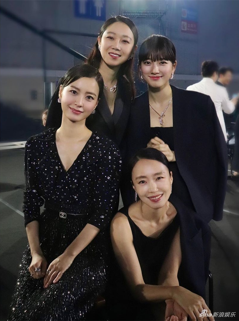 組圖：氣質姐姐們！全度妍孔孝真鄭裕美秀智合影