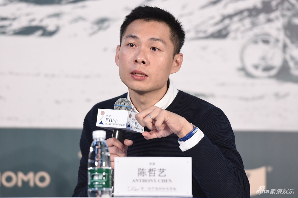 组图:《热带雨》导演担心华人文化传承 杨雁雁短发又美又飒_高清图集